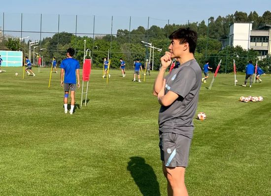 老师脱裤子让我c